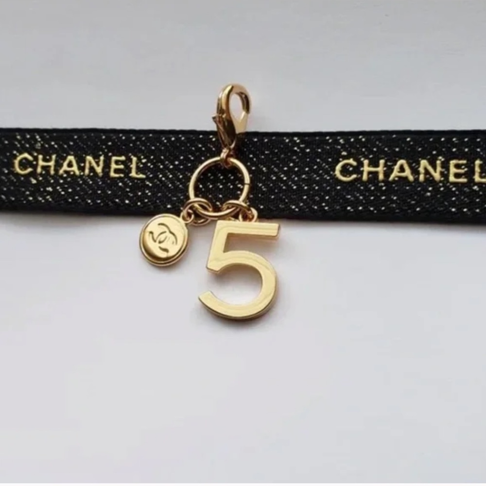New CHANEL No. 5 Charm